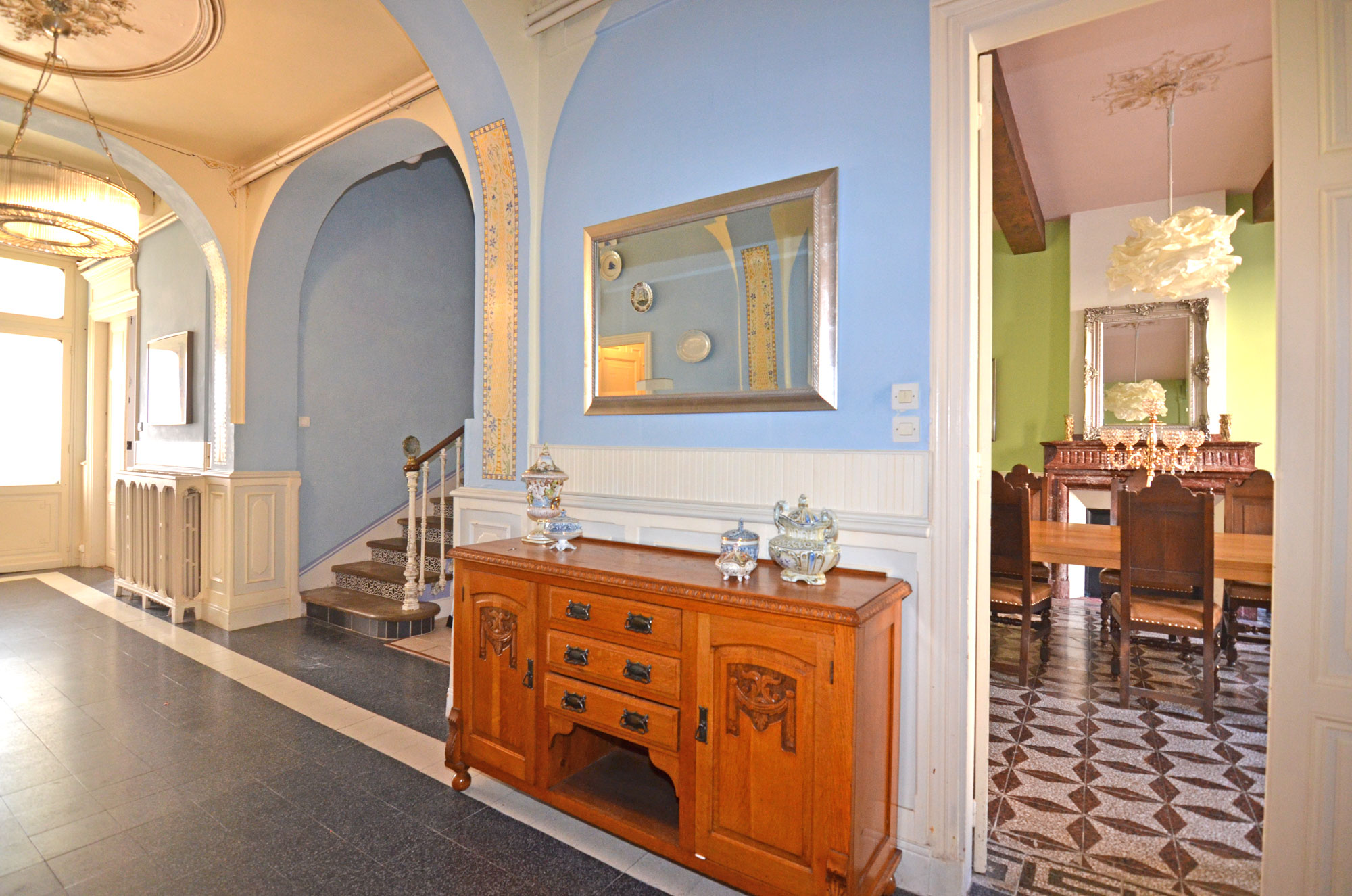 1377CA_dining_room_and_stairs.jpg