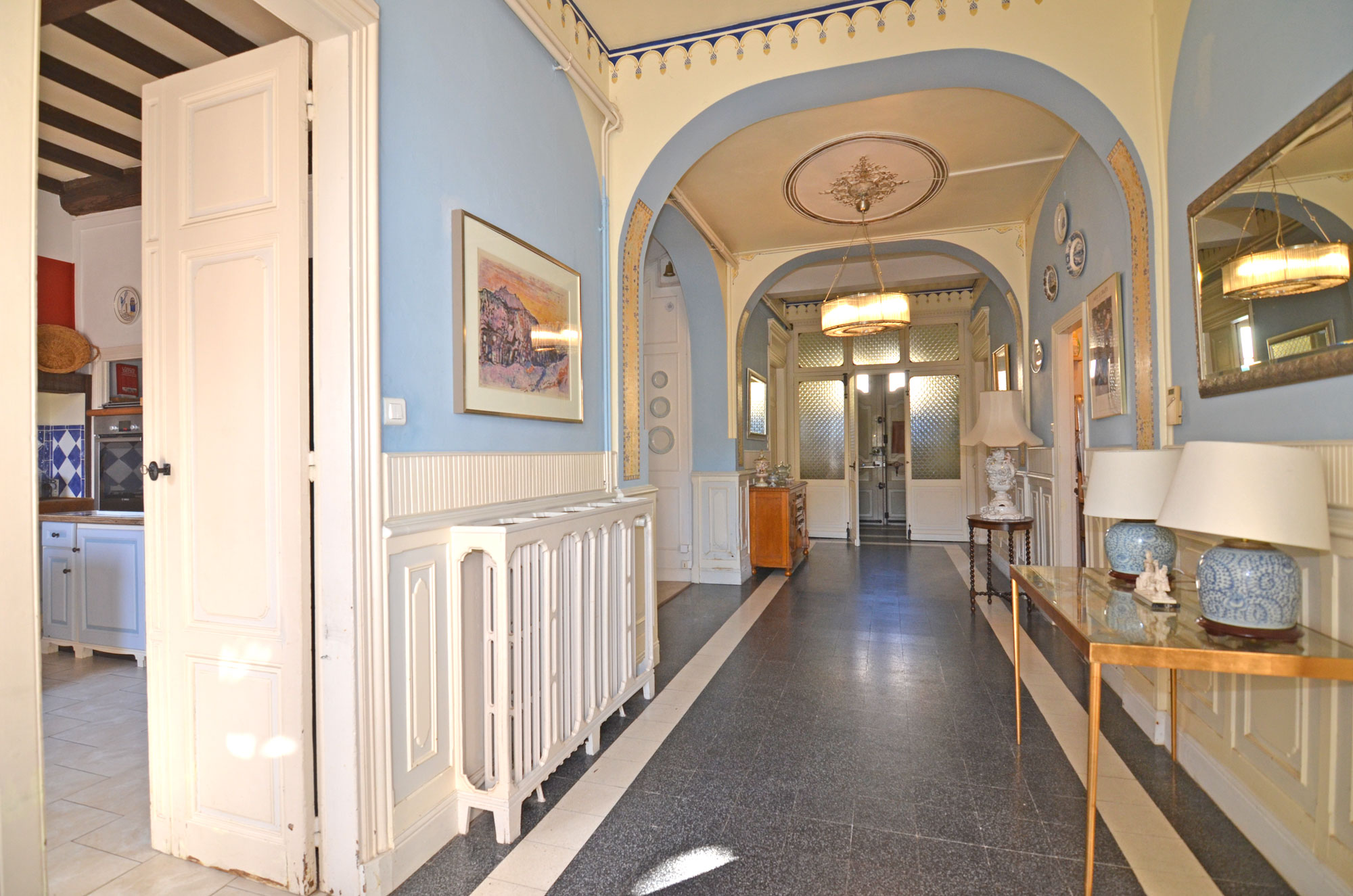 1377CA_hall1.jpg