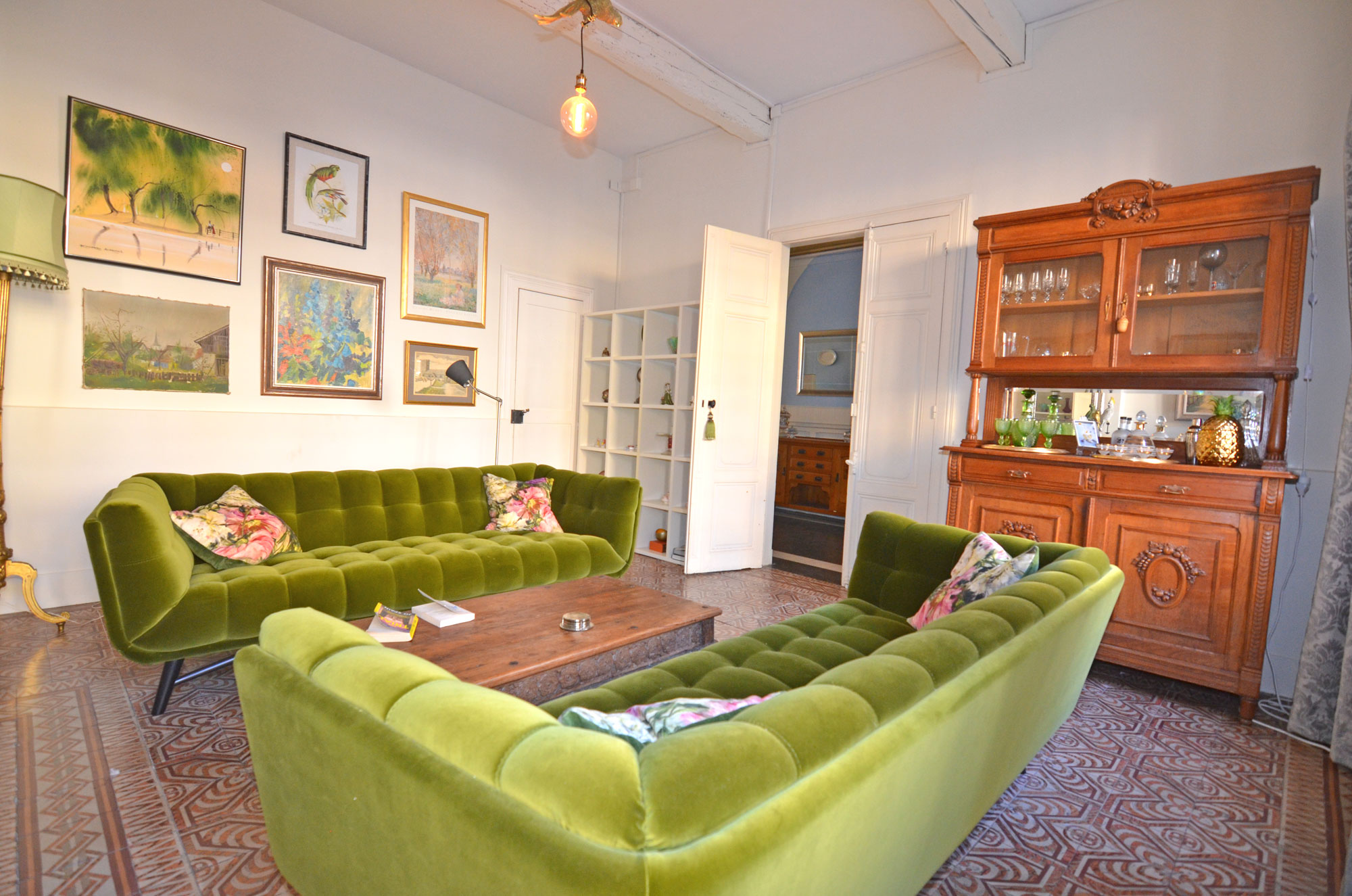 1377CA_lounge.jpg