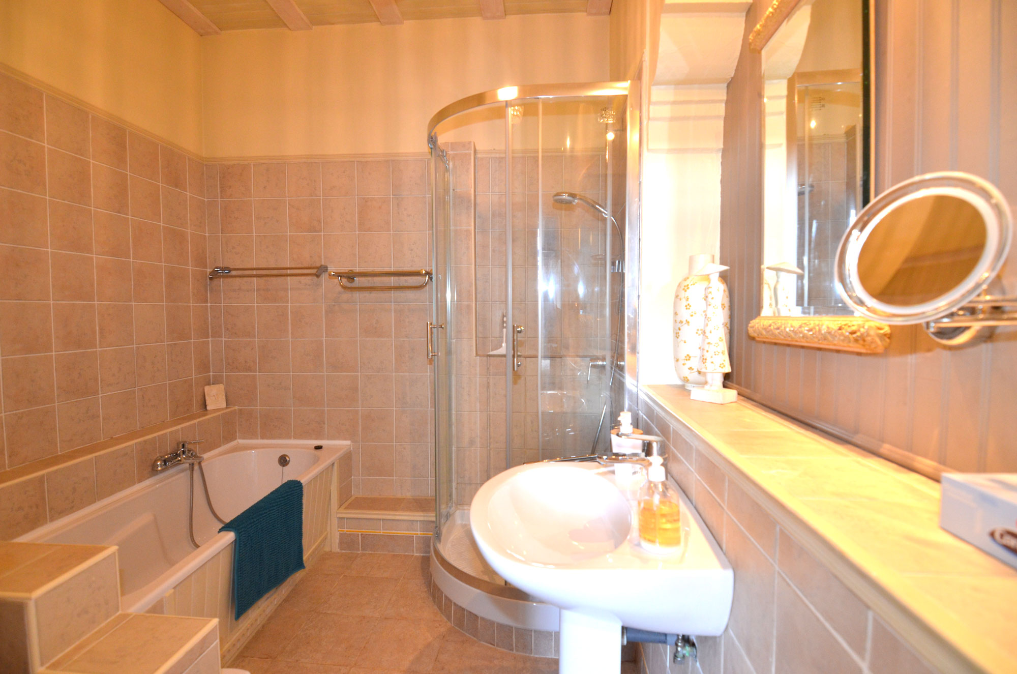 1377CA_salle_de_bain3.jpg