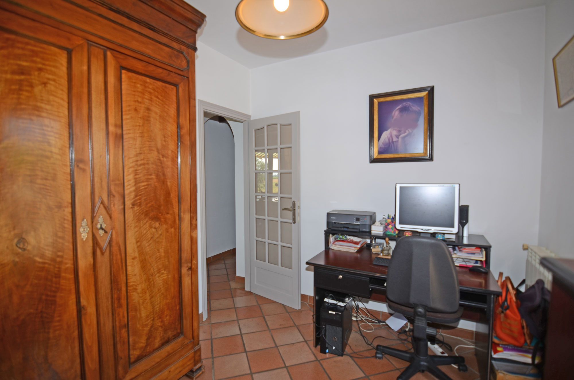 1383CA_bureau.jpg