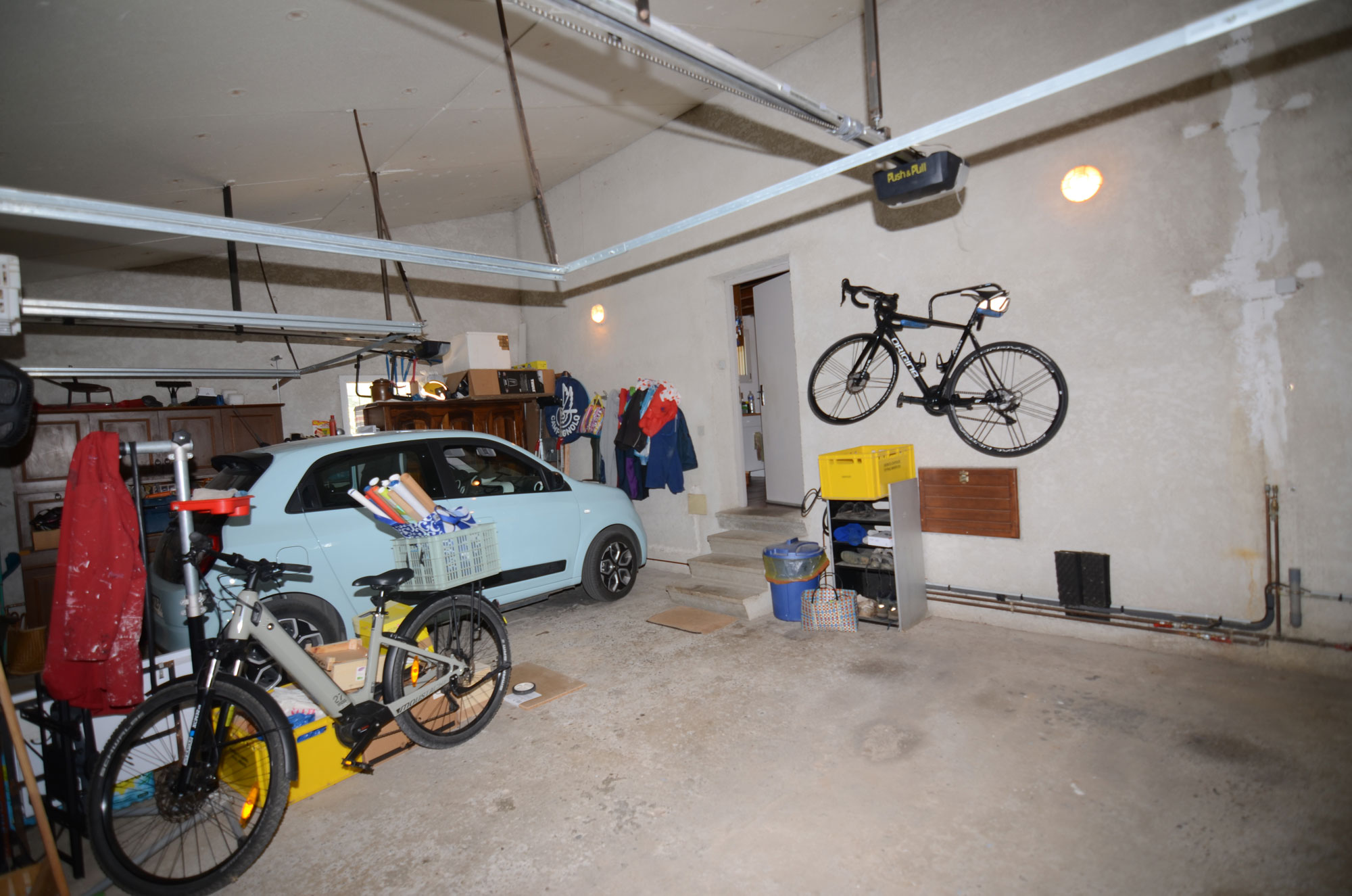 1383CA_garage.jpg