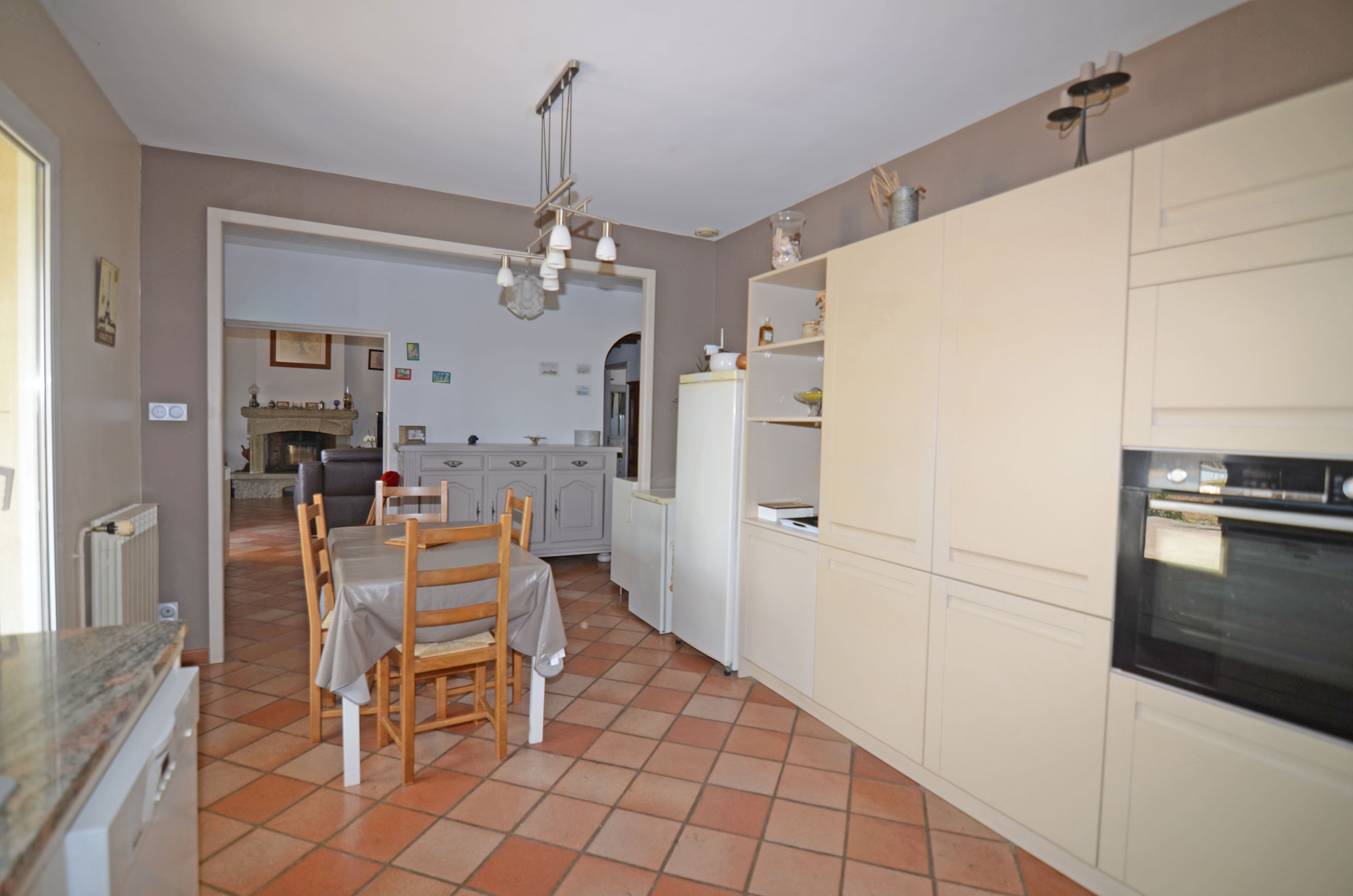 1383CA_kitchen_equipped.jpg