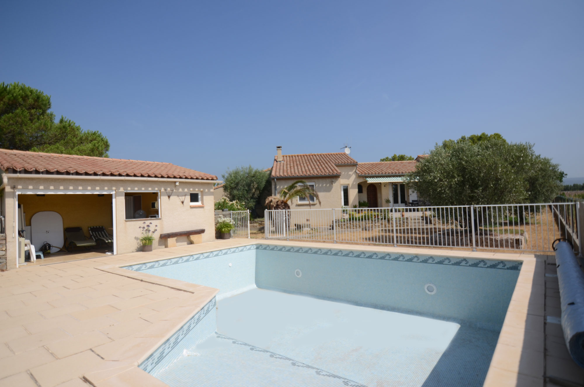 1383CA_piscine_et_maison.jpg
