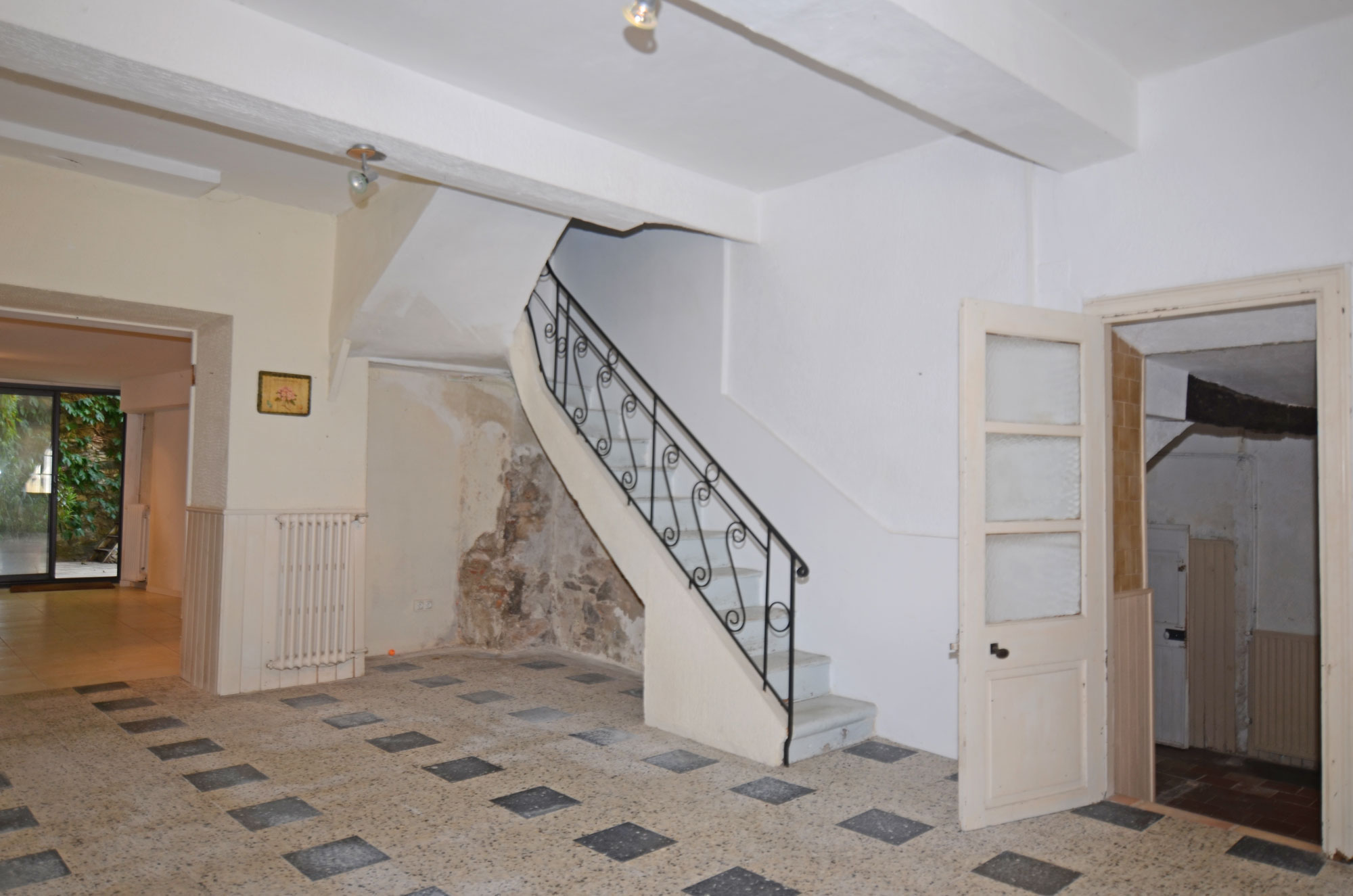 1384CA_lounge_and_dining_room.jpg