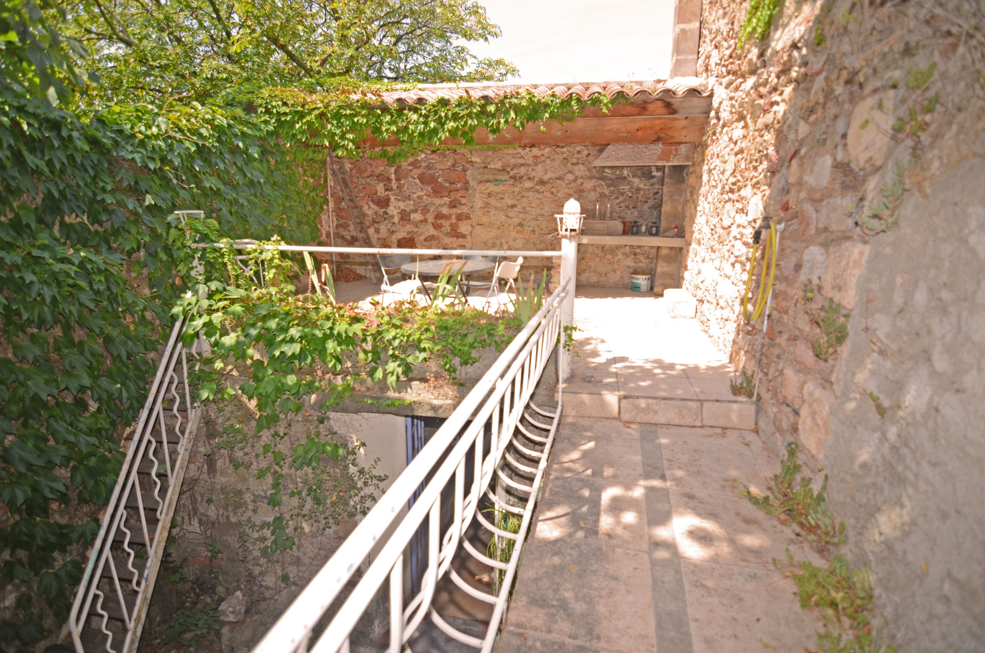 1384CA_terrace.jpg